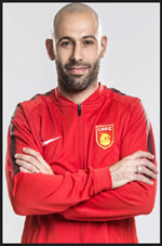SoccerTutor.com - Marcelo Bielsa - Coaching Build Up Play Against High Pressing Teams